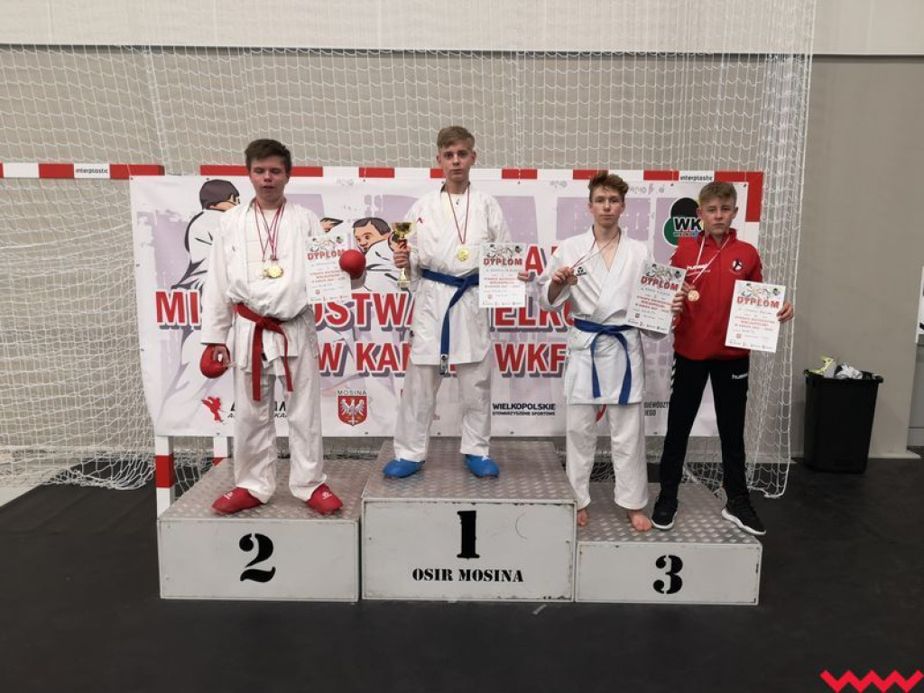 Kolejne miejsca na podium zawodników Wrzesińskiego Klubu Karate. Tym razem podczas turnieju w Mosinie