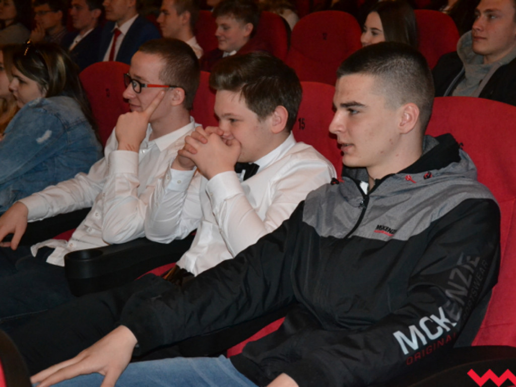 Trochę wzruszeń i mnóstwo śmiechu z okazji 25-lecia szkoły z ul. Koszarowej