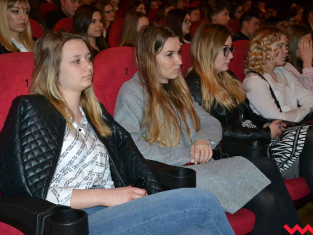 Trochę wzruszeń i mnóstwo śmiechu z okazji 25-lecia szkoły z ul. Koszarowej