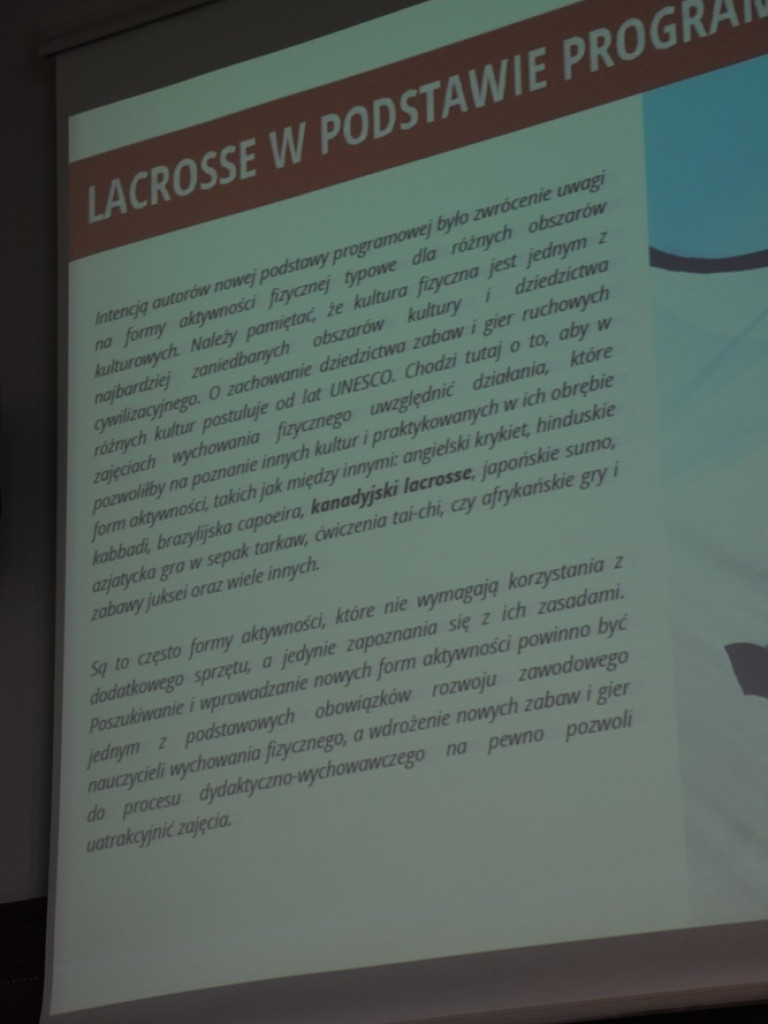 Kandydatki do LO uczyły się podstaw lacrosse, a nauczyciele WF-u uczyli się, jak uczyć