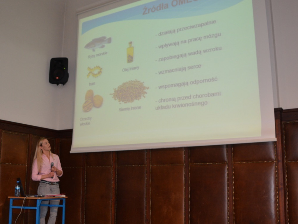 Kandydatki do LO uczyły się podstaw lacrosse, a nauczyciele WF-u uczyli się, jak uczyć