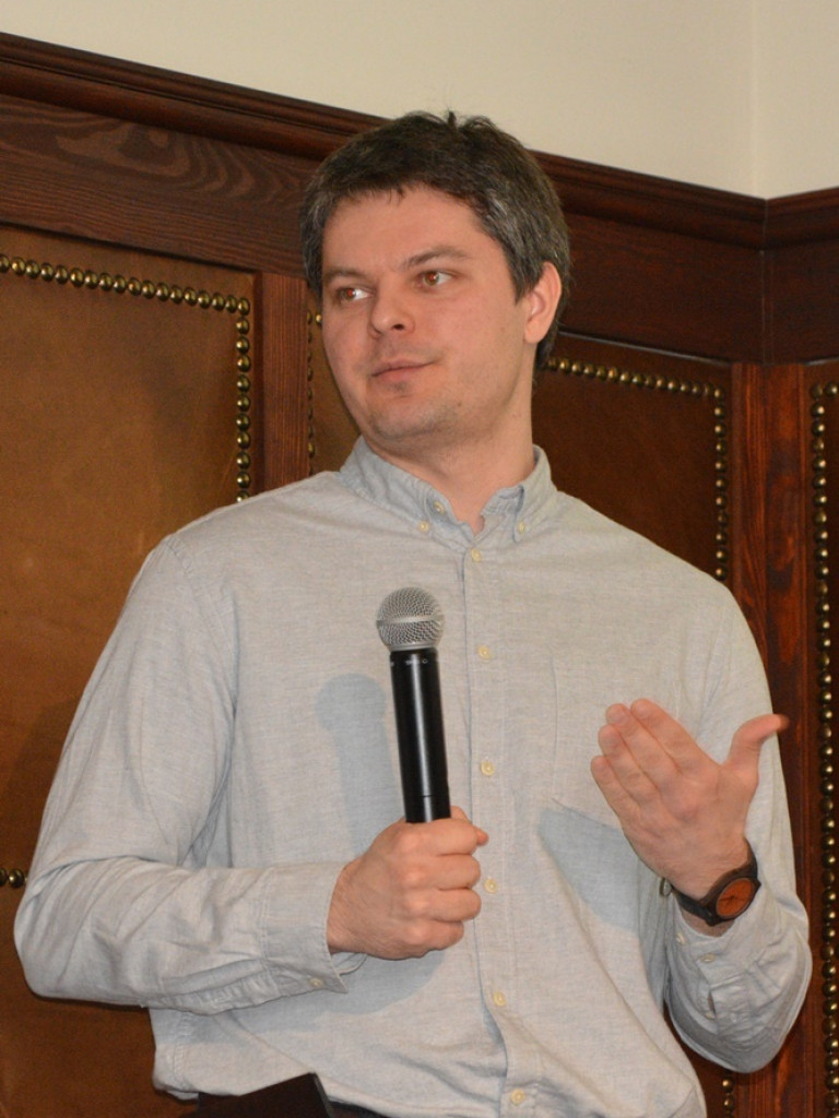 Kandydatki do LO uczyły się podstaw lacrosse, a nauczyciele WF-u uczyli się, jak uczyć