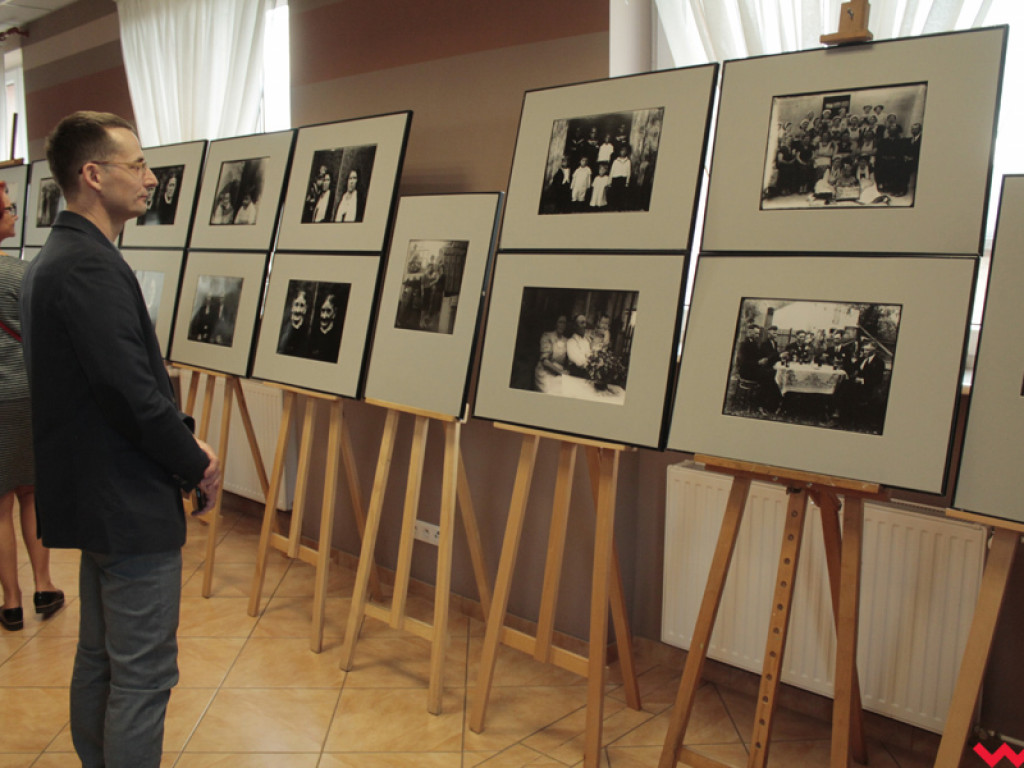 Migawki z przeszłości, czyli magia starej fotografii w Miłosławiu.