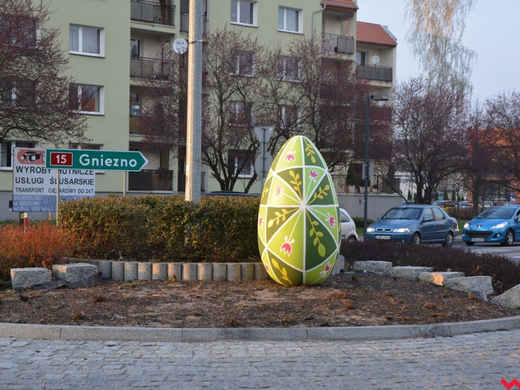 Obsypało pisankami. Wielkanocne dekoracje wróciły na ulice Wrześni