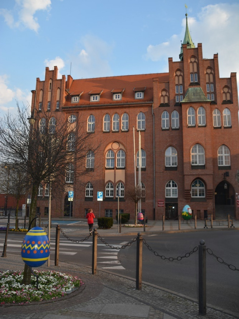 Obsypało pisankami. Wielkanocne dekoracje wróciły na ulice Wrześni