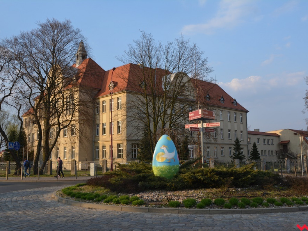 Obsypało pisankami. Wielkanocne dekoracje wróciły na ulice Wrześni