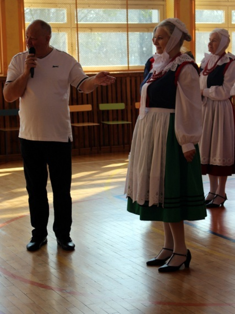 Mokowiacy, czyli lekcja folkloru w Szkole Podstawowej w Bieganowie