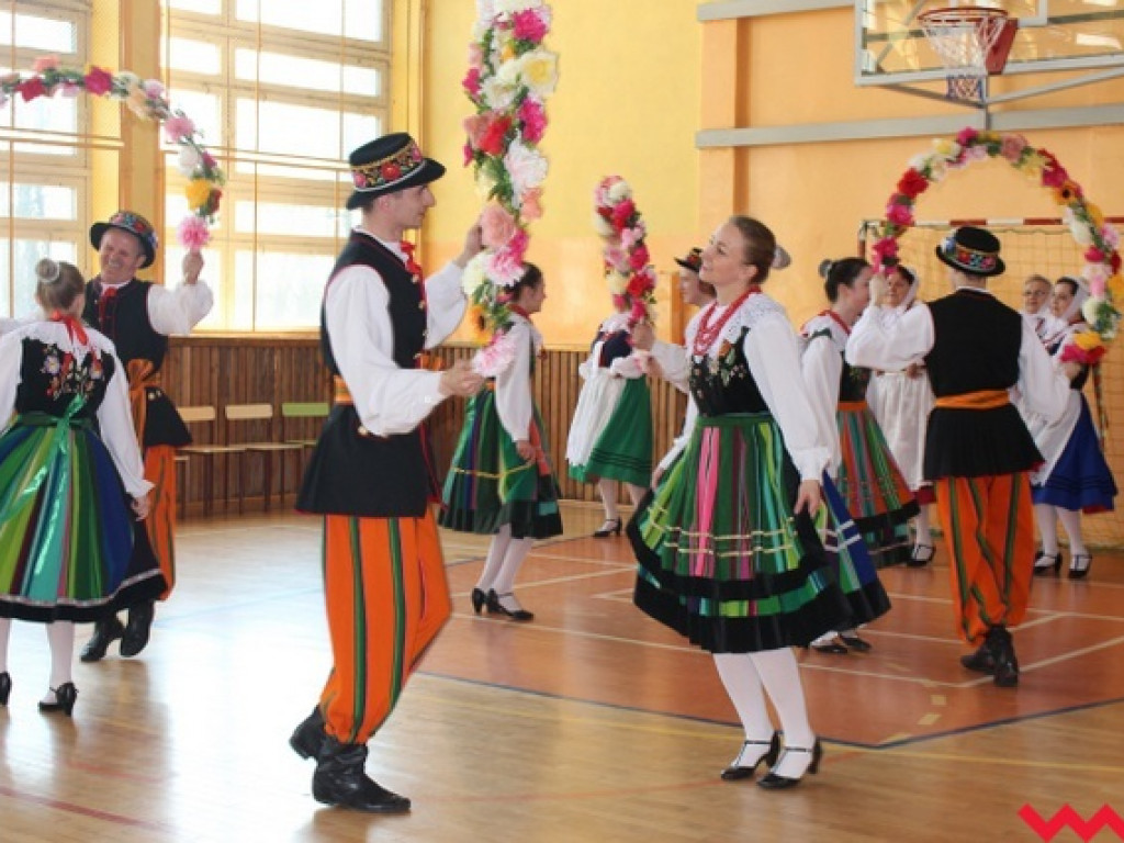 Mokowiacy, czyli lekcja folkloru w Szkole Podstawowej w Bieganowie