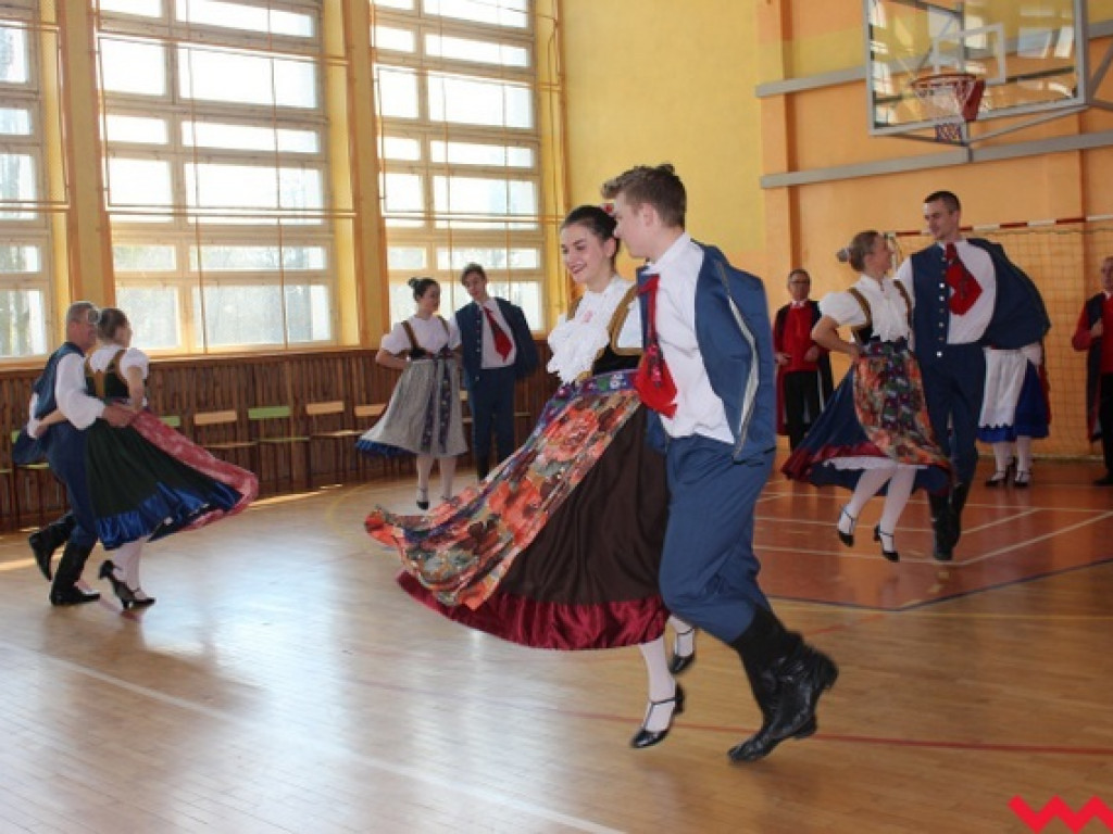 Mokowiacy, czyli lekcja folkloru w Szkole Podstawowej w Bieganowie