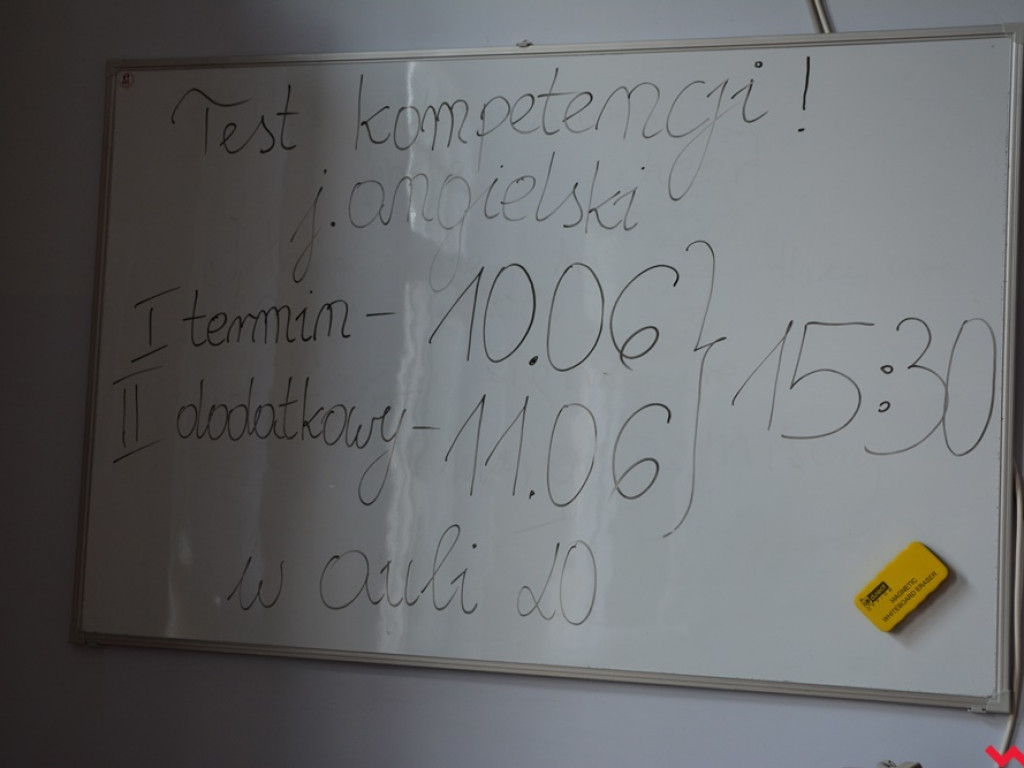 Tłoczno na korytarzach Sienkiewicza. Młodzi zwiedzali przyszłą szkołę
