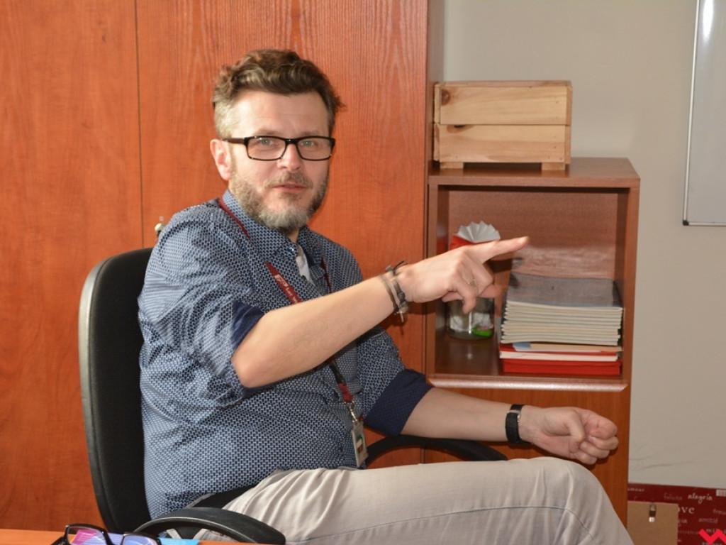 Tłoczno na korytarzach Sienkiewicza. Młodzi zwiedzali przyszłą szkołę