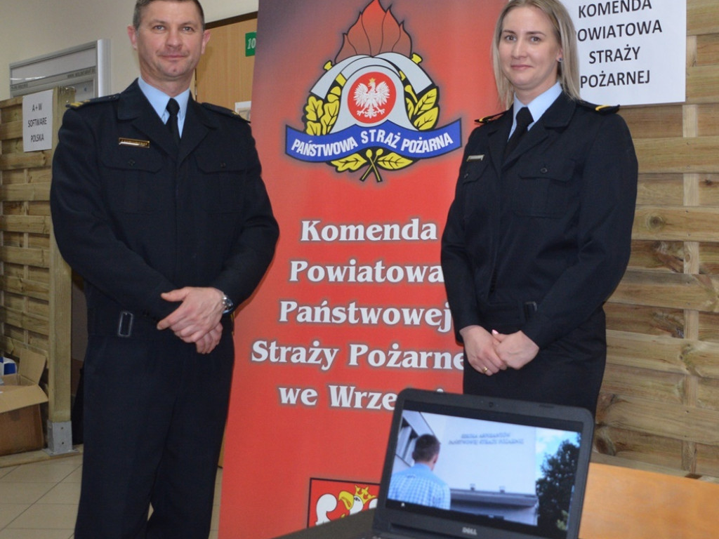 Firmy szukały pracowników, uczniowie – przyszłych pracodawców. Targi Pracy znów zagościły na korytarzu ZSP