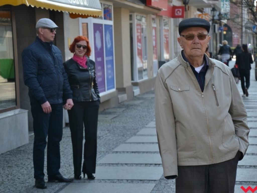 „Prochom Waszym pokłon”. Godny hołd pod pomnikiem katyńskim