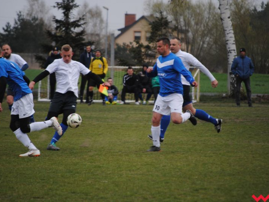 Bezbramkowe derby. Trudne warunki do gry i mało sytuacji strzeleckich w Nekli