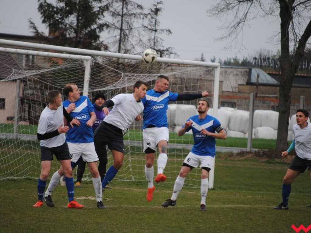 Bezbramkowe derby. Trudne warunki do gry i mało sytuacji strzeleckich w Nekli