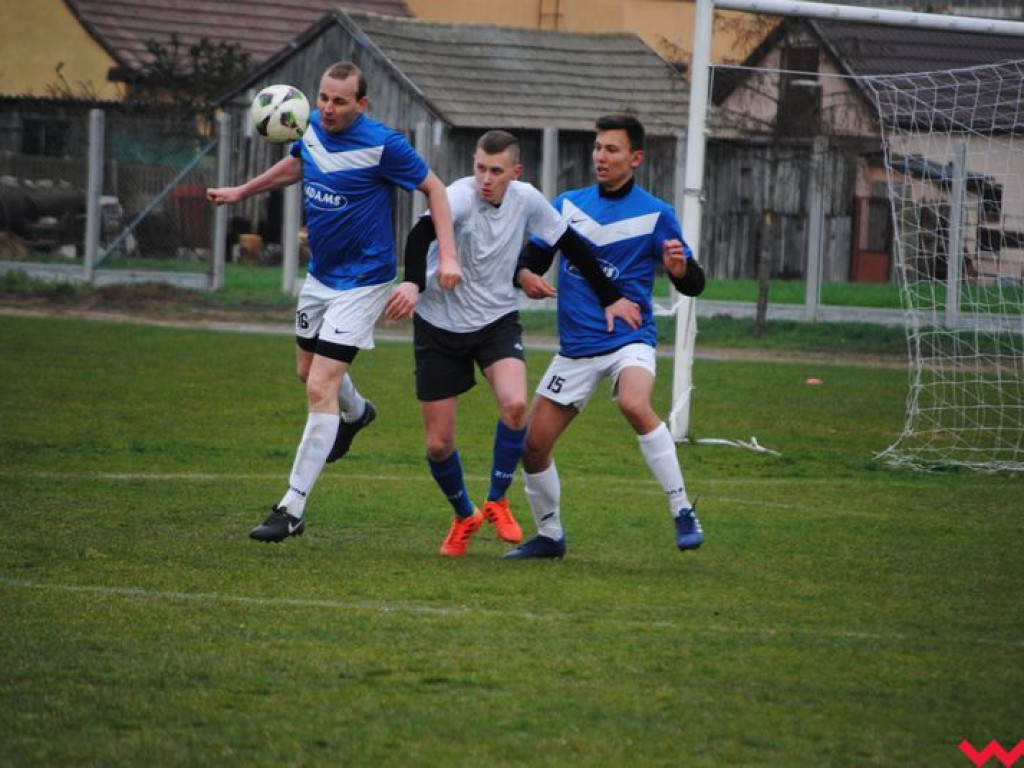 Bezbramkowe derby. Trudne warunki do gry i mało sytuacji strzeleckich w Nekli