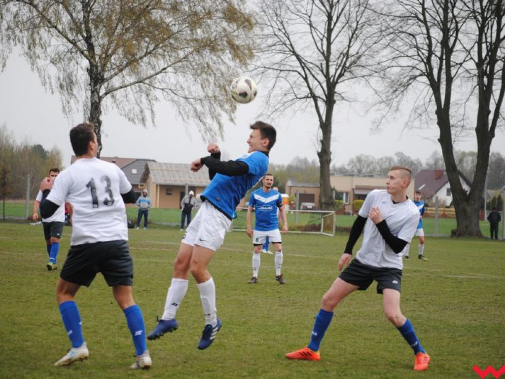 Bezbramkowe derby. Trudne warunki do gry i mało sytuacji strzeleckich w Nekli