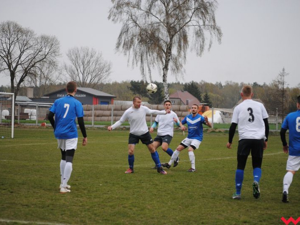 Bezbramkowe derby. Trudne warunki do gry i mało sytuacji strzeleckich w Nekli