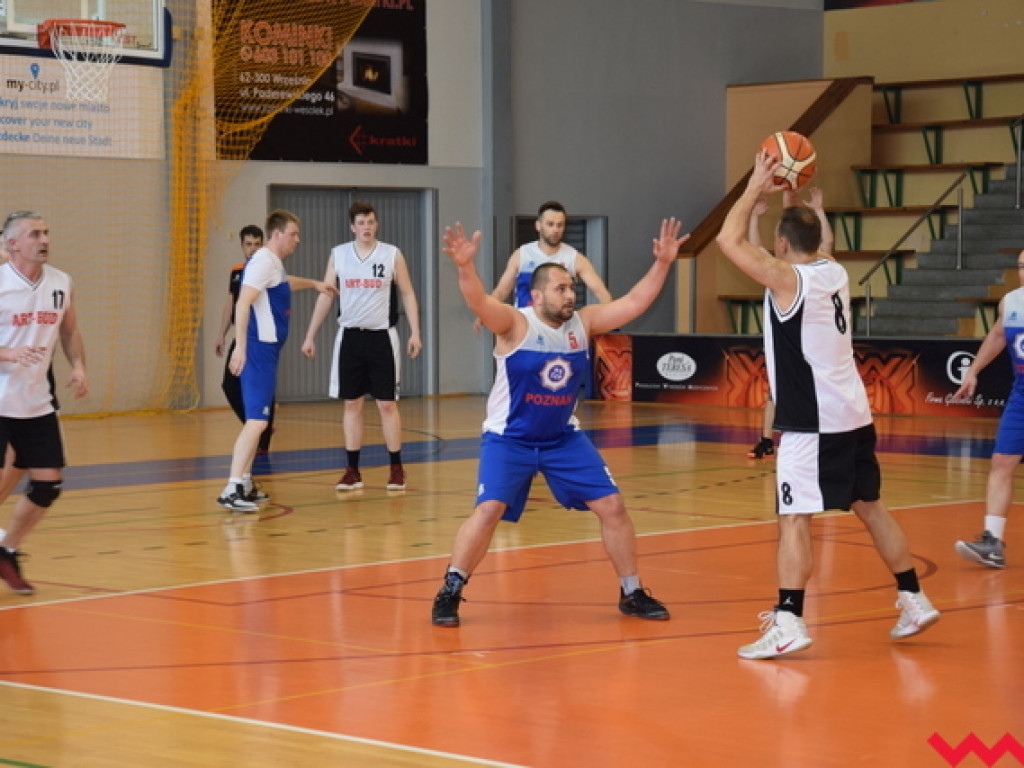 Sporo dobrej koszykówki w meczu kolejki Wrzesińskiej Rekreacyjnej Ligi Koszykówki