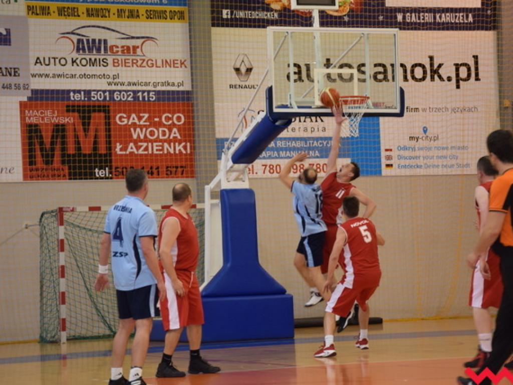 Sporo dobrej koszykówki w meczu kolejki Wrzesińskiej Rekreacyjnej Ligi Koszykówki