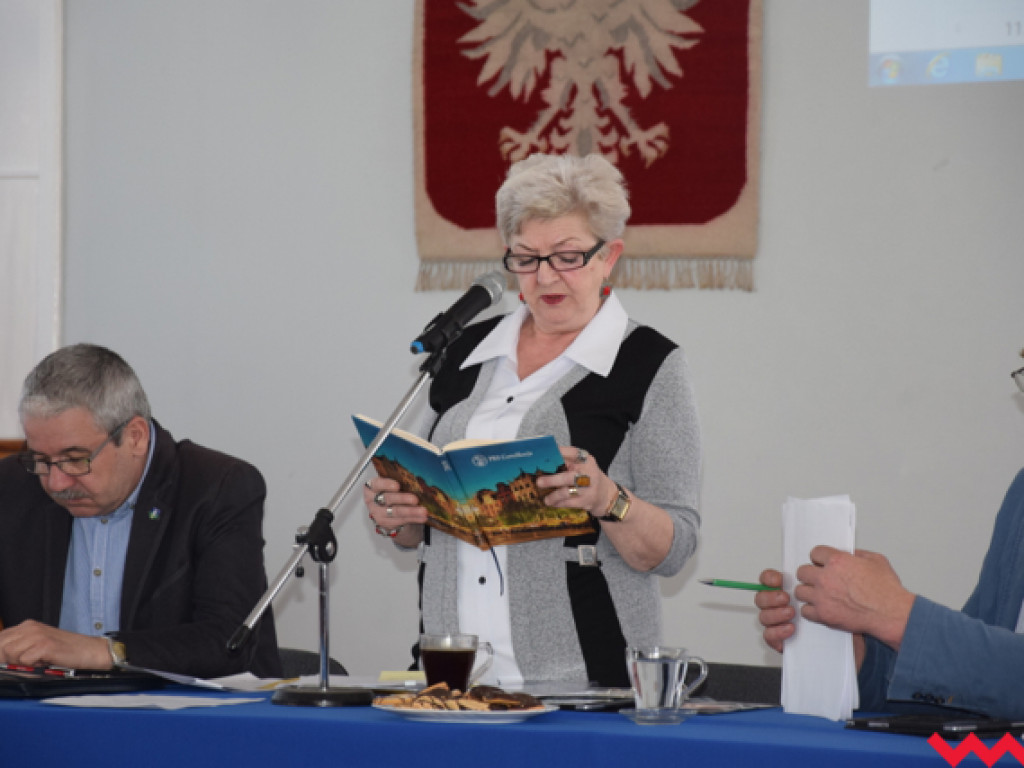 Rada gminy zdecydowała, że niektórzy nauczyciele będą pracowali więcej
