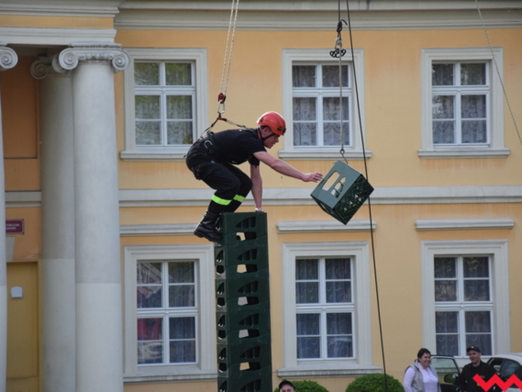 Wielkie manewry w Kołaczkowie. Strażacy szlifowali procedury medyczne i wspinaczkę