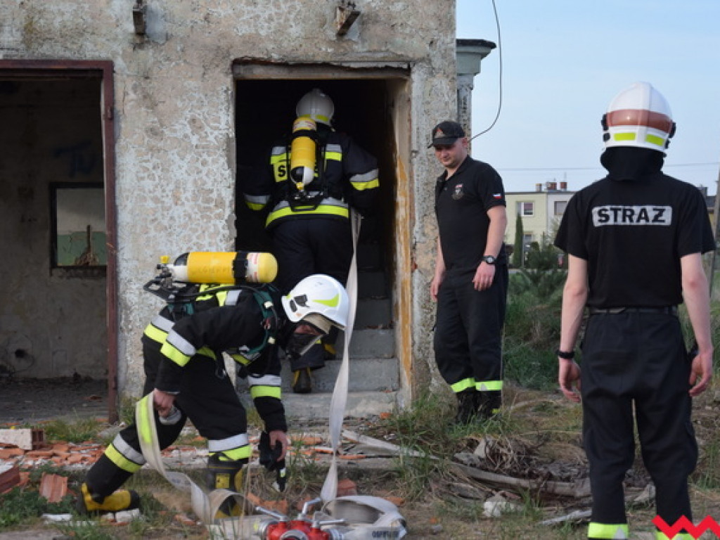 Wielkie manewry w Kołaczkowie. Strażacy szlifowali procedury medyczne i wspinaczkę