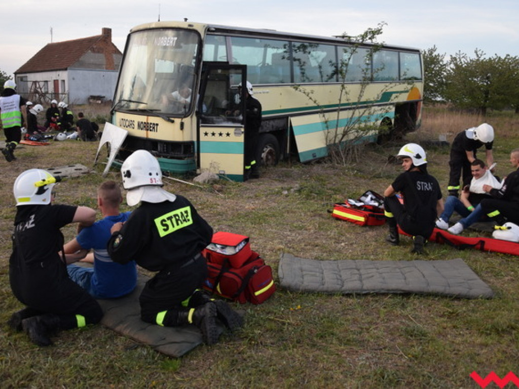 Wielkie manewry w Kołaczkowie. Strażacy szlifowali procedury medyczne i wspinaczkę