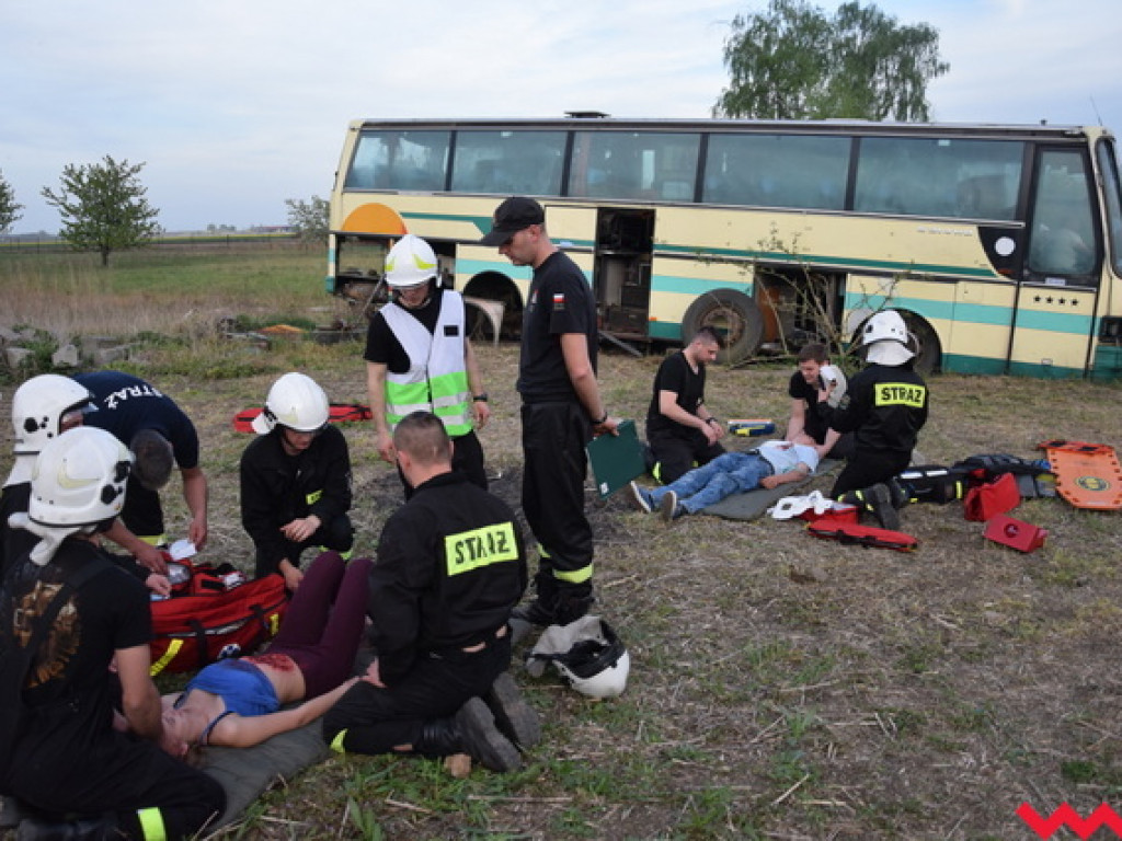 Wielkie manewry w Kołaczkowie. Strażacy szlifowali procedury medyczne i wspinaczkę