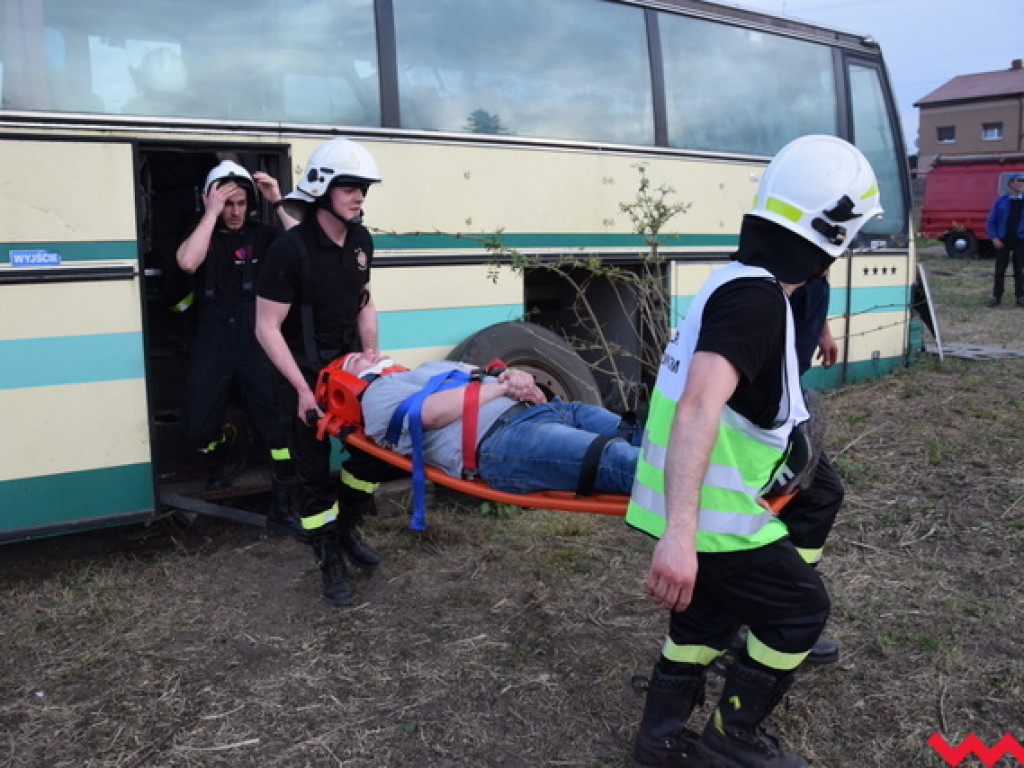 Wielkie manewry w Kołaczkowie. Strażacy szlifowali procedury medyczne i wspinaczkę