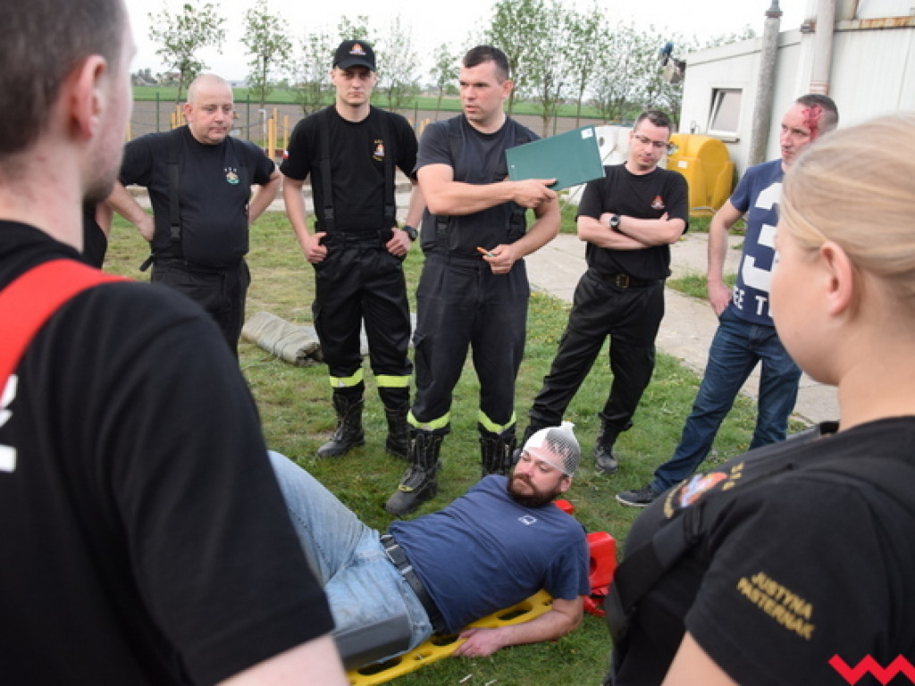 Wielkie manewry w Kołaczkowie. Strażacy szlifowali procedury medyczne i wspinaczkę