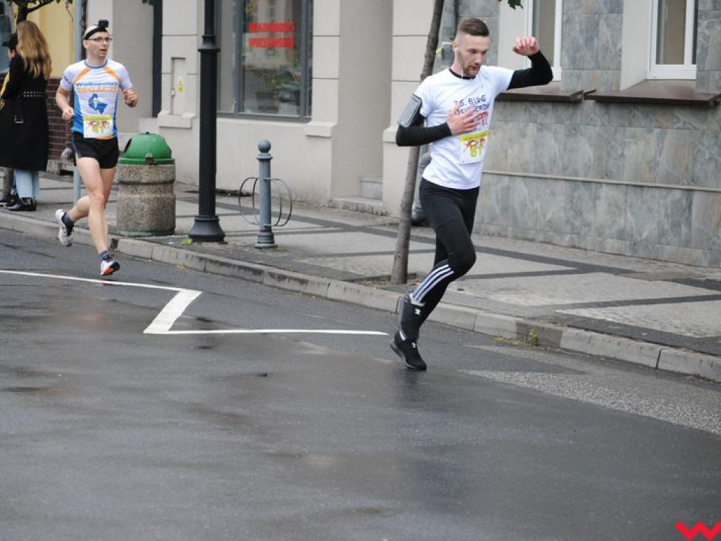 Tomasz Szymkowiak zwycięża w 36. Biegu Kosynierów