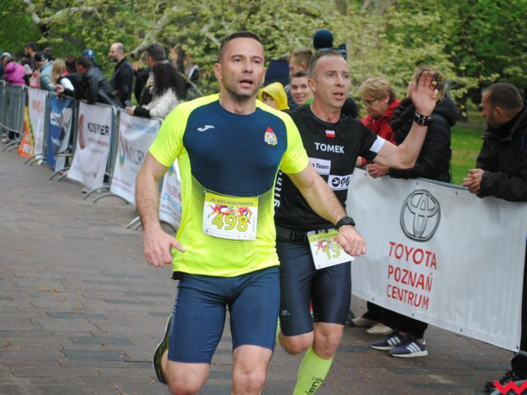 Tomasz Szymkowiak zwycięża w 36. Biegu Kosynierów