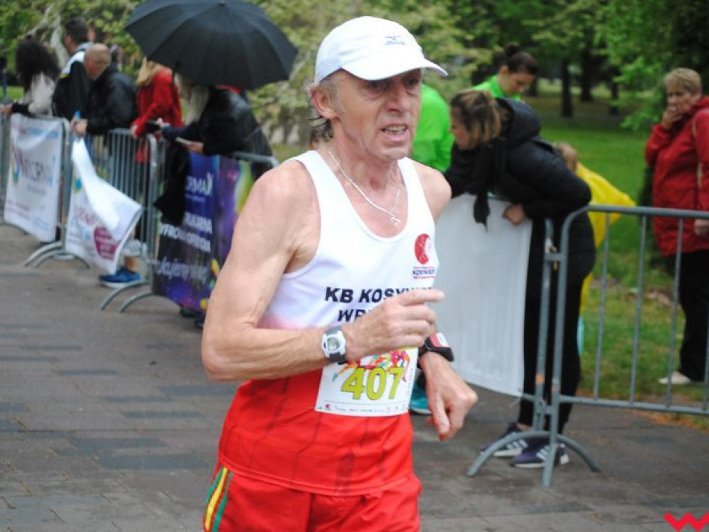 Tomasz Szymkowiak zwycięża w 36. Biegu Kosynierów