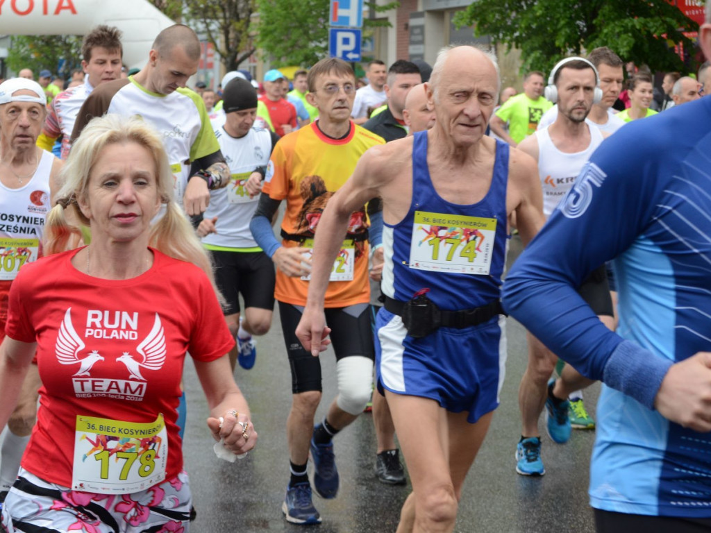 Tomasz Szymkowiak zwycięża w 36. Biegu Kosynierów