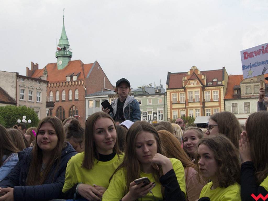 Tłumy fanów. Drugi dzień majówki na rynku