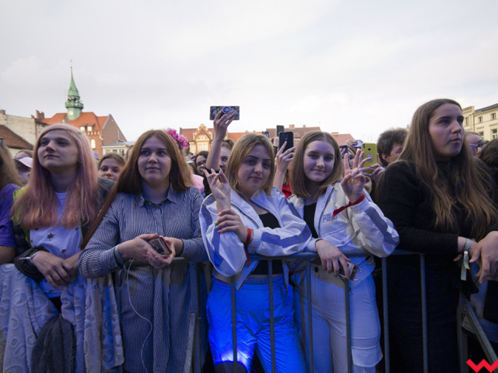 Tłumy fanów. Drugi dzień majówki na rynku