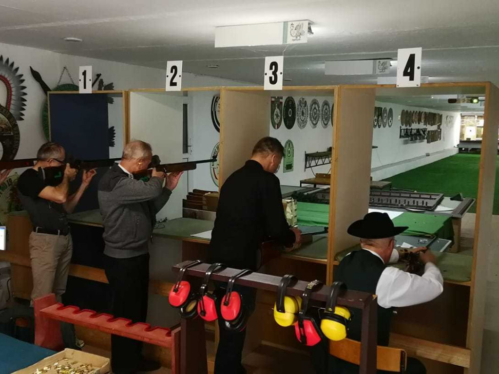 Strzały na 1 maja. Przy Ogrodowej rywalizowały drużyny, a przy Wojska Polskiego bracia kurkowi