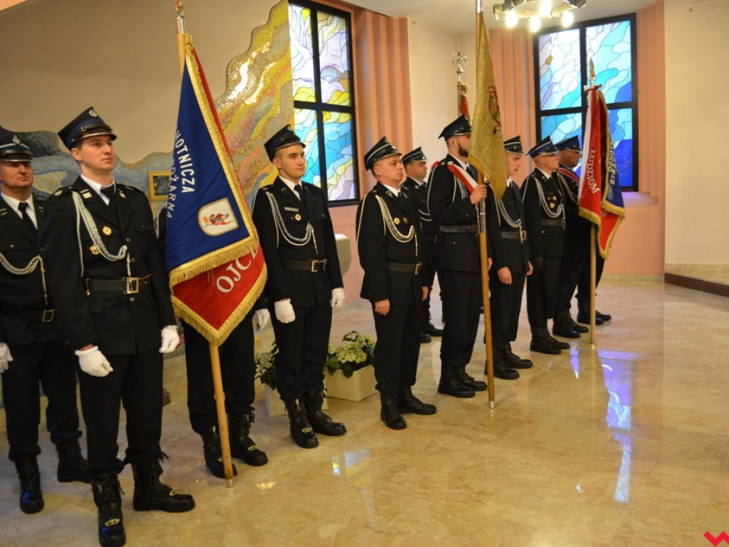 Gminny Dzień Strażaka we Wrześni w strugach deszczu