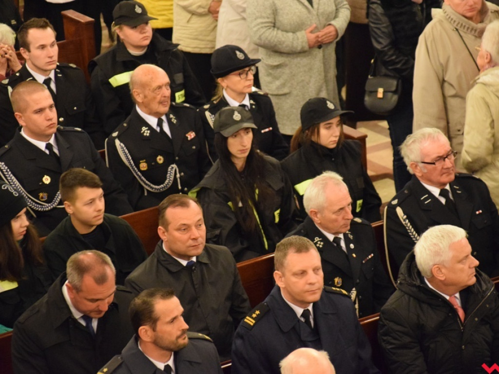 Gminny Dzień Strażaka we Wrześni w strugach deszczu