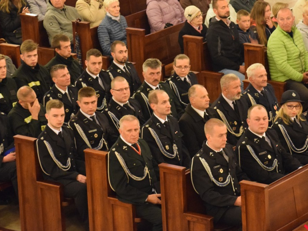 Gminny Dzień Strażaka we Wrześni w strugach deszczu