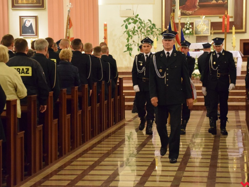 Gminny Dzień Strażaka we Wrześni w strugach deszczu