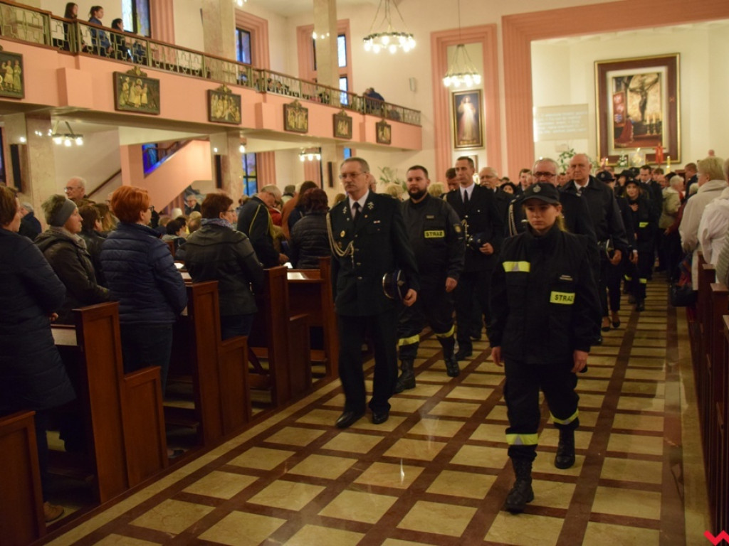 Gminny Dzień Strażaka we Wrześni w strugach deszczu