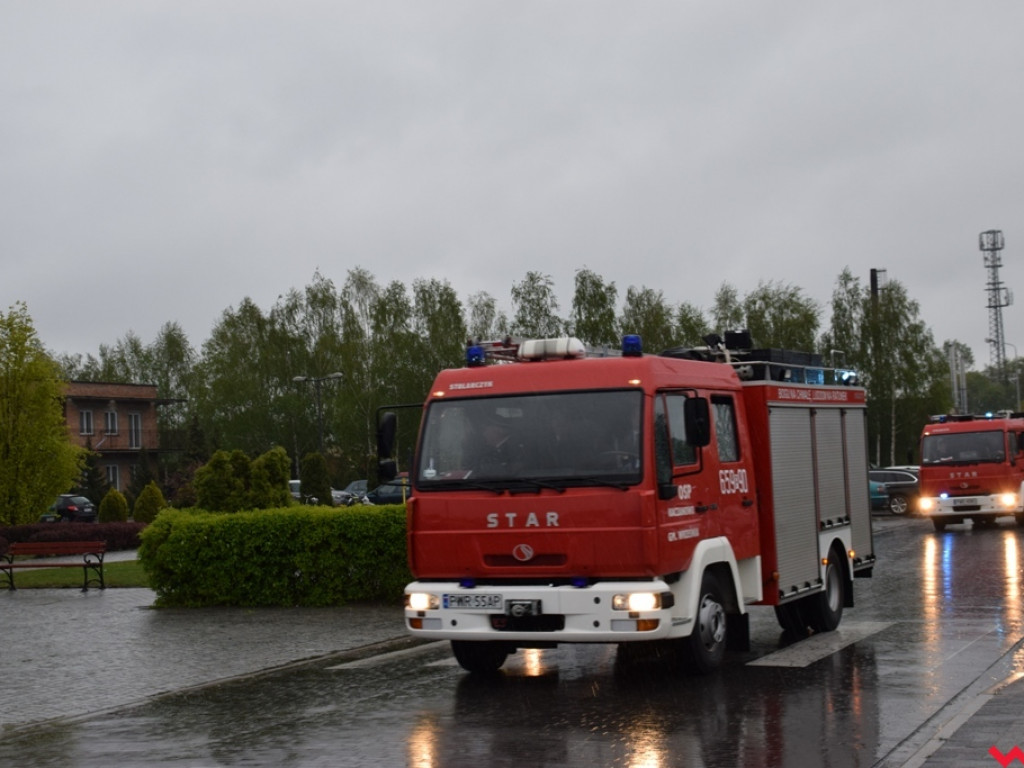 Gminny Dzień Strażaka we Wrześni w strugach deszczu
