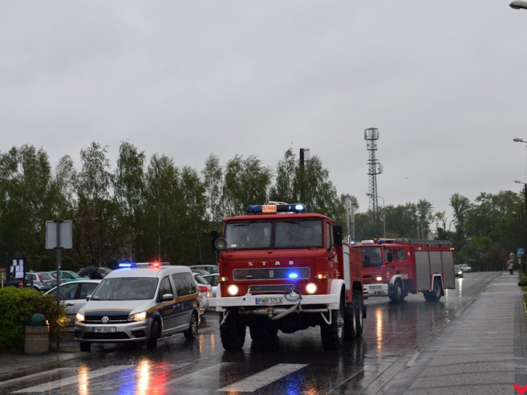 Gminny Dzień Strażaka we Wrześni w strugach deszczu