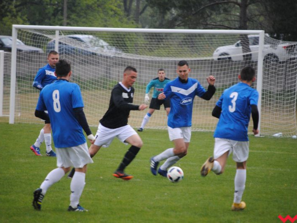 Deszczowe derby dla Orlika. Miłosławiane pokonują Spartę-Sklejkę Orzechowo