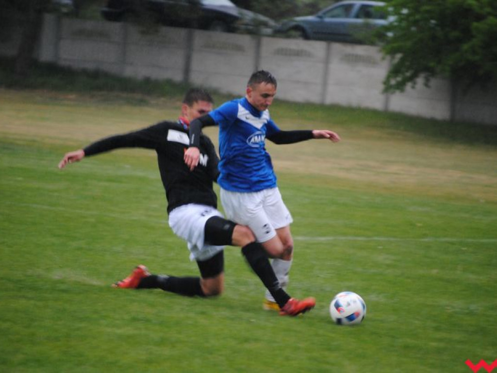Deszczowe derby dla Orlika. Miłosławiane pokonują Spartę-Sklejkę Orzechowo