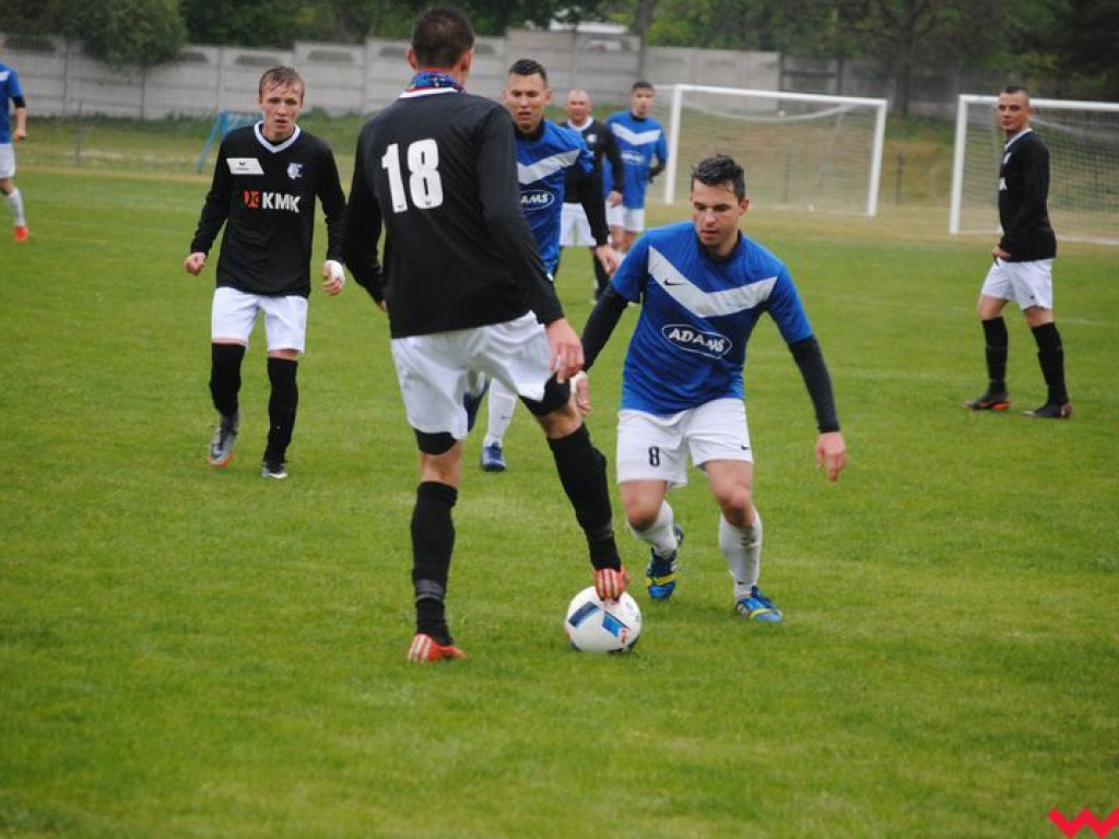Deszczowe derby dla Orlika. Miłosławiane pokonują Spartę-Sklejkę Orzechowo