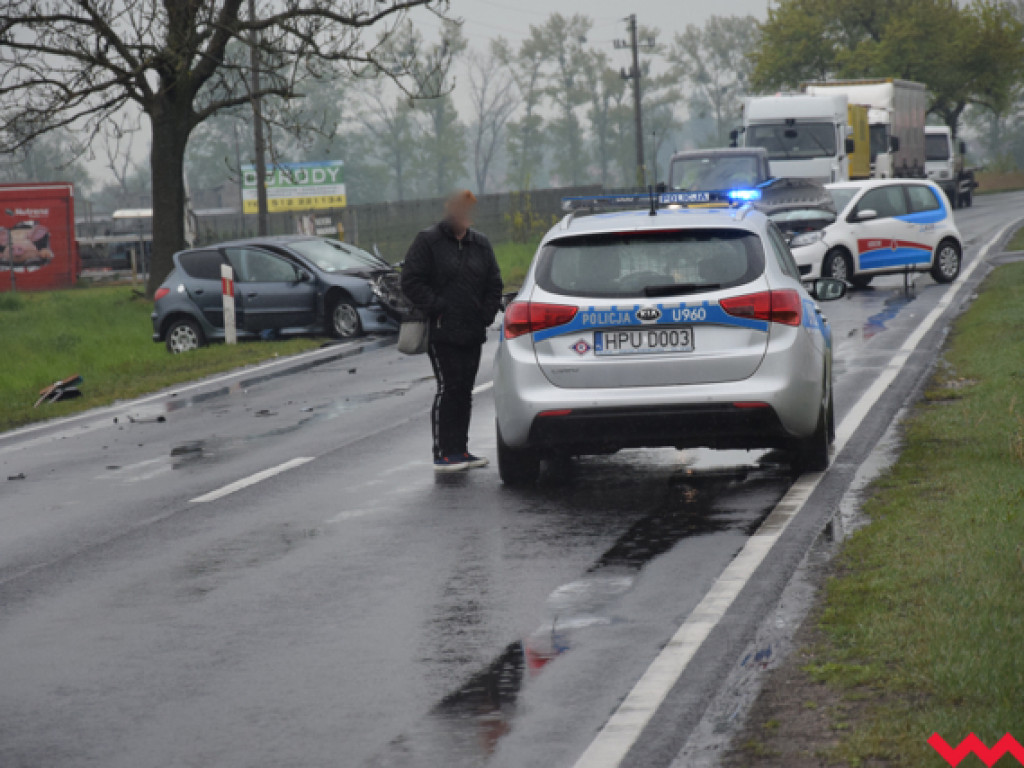 Groźna kolizja na drodze krajowej nr 92 w Gutowie Wielkim