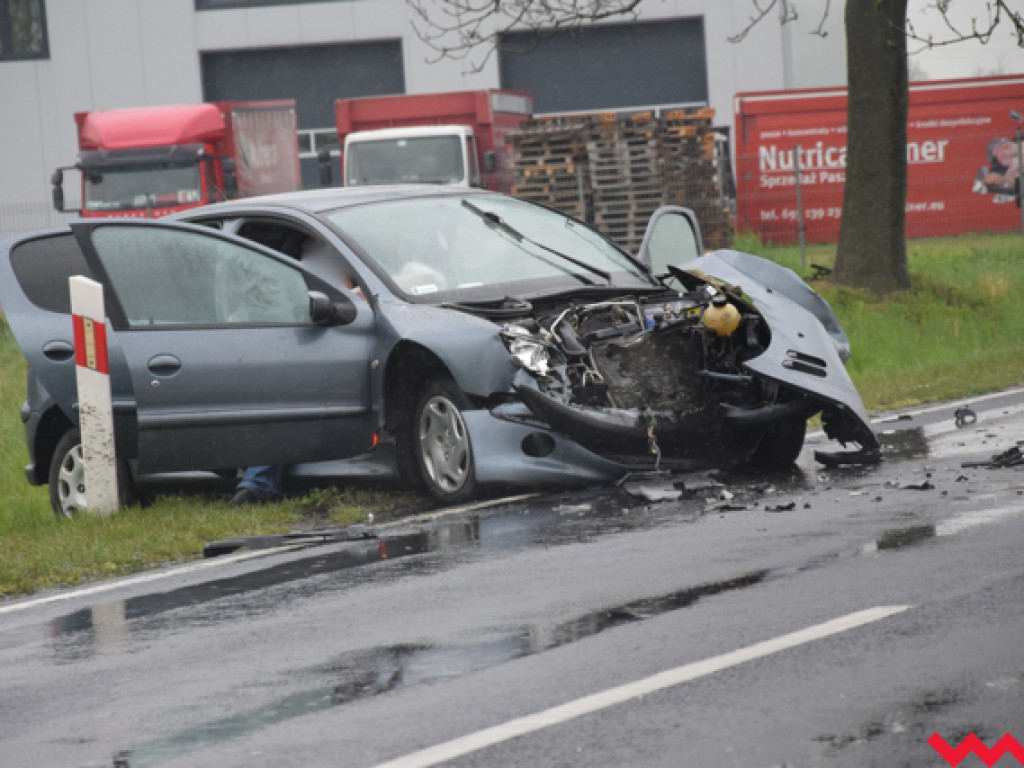 Groźna kolizja na drodze krajowej nr 92 w Gutowie Wielkim